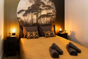 Charming luxury holiday home with a large garden. - Image 5