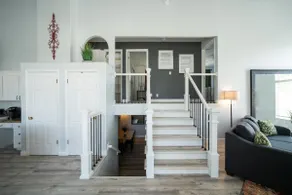 4bd rm | king | lux | fast WiFi - Image 2