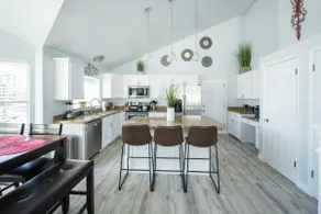 4bd rm | king | lux | fast WiFi - Image 3