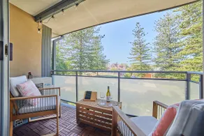 Treetop Balcony close to Beach - Image 2