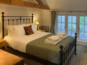 Remote Work Haven | 1GB WiFi & Offa's Dyke Path - Image 2