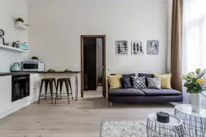 Stylish Central Apartment for the Best City Break - Image 2