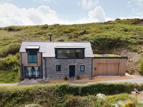 Cliff-top Cottage on Coast Path w/Panoramic Views - Image 3