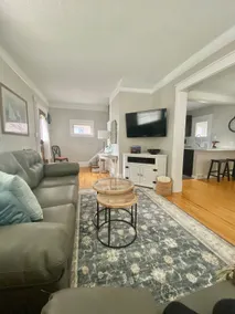 *Prime Central Location* 418 Lakeview Retreat - Image 1