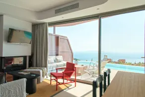 Plethora Luxury Suites, villa P - Image 3