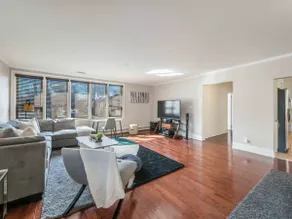 Executive Suite in Forest Hill - Image 5