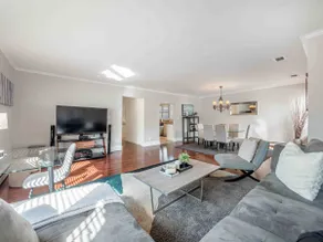 Executive Suite in Forest Hill - Image 3