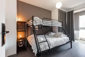 2 Bedrooms / Pool / Parking / AC - Image 3