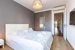 2 Bedrooms / Pool / Parking / AC - Image 4