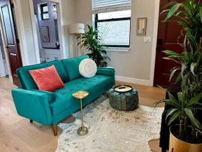 Pet-Friendly Artist’s Retreat in Vibrant Highlands - Image 4