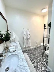 The Loft At Oak Street - Image 3