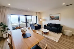 🌊Kingscote Terraces 2: Ocean Views, Town Location, Premium Property, Wifi, AC - Image 3