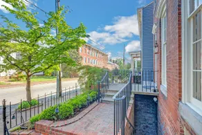 Cozy Stay - 4BR in Petersburg - Image 2