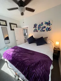 Artsy Baker Apartment - Image 4