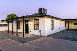 2B Home with King-Size Bed DT Phx Unit A - Image 3
