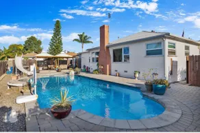 Relaxing Retreat with Pool - Image 2