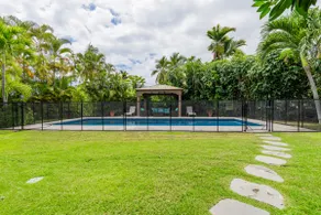 Tropical Oasis w/ Pool & Hot Tub - Walk To Beach - Image 4