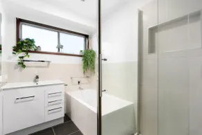3 Bed Rm Home with style & comfort you will love - Image 5