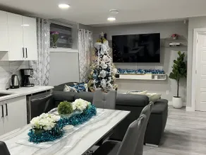 Exquisite suite in Beaumont! - Image 2