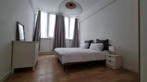 Renovated (AC) big apartment by Montmartre - Image 5