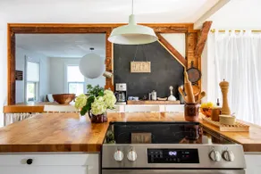 Finger Lakes Winery Farmhouse - Image 2