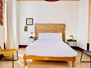 Romantic Rose Apartment - Image 2