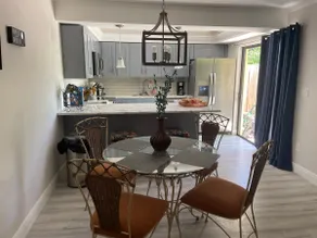 Beautiful relaxing Townhouse - Image 3