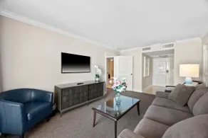 One Bedroom Private Patio - Image 2