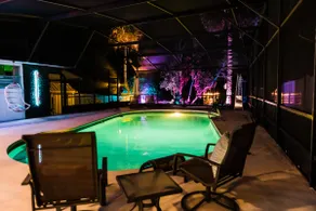 * Beautiful Lakehouse with Pool and Movie Theater* - Image 5