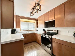 Spacious Modern | 4BR | Near Parks & Golf - Image 5