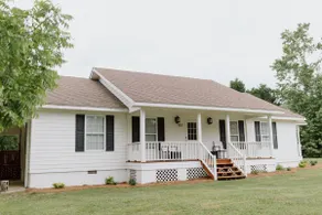 Renovated, rare, peaceful home - Image 3