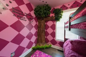 Alice in Wonderland - Image 4