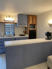 New Downtown Apt for 2, 5 min to the Beach and DT, WIFi and AC - Image 3