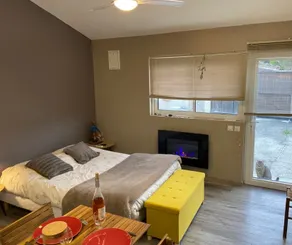 Independent studio with air conditioning + secure private parking + TV - Image 4