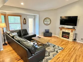 Gorgeous Lodge 1mile to Crystal Mtn, 4Bed+2Ba+2Family Rms+Game Rm+Kayaks+Pets Ok - Image 4