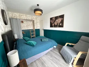 Spacious Duplex in the hyper center Linens Provided - Image 4