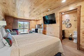 Waterfront Serenade on Lake Hamilton! - Image 2