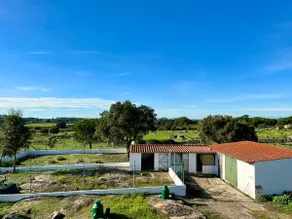 Country house with pool - Image 3