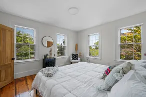 The Bookstore|King Beds|Walk2Beach|Private Parking - Image 3