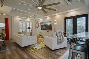 Huge Magical Condo Midtown OKC w Balcony & Pool! - Image 5