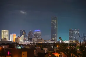 Huge Magical Condo Midtown OKC w Balcony & Pool! - Image 2