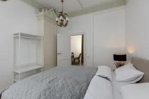 Art Deco apartment in Old Town | Great for Groups - Image 4
