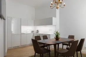 Art Deco apartment in Old Town | Great for Groups - Image 5