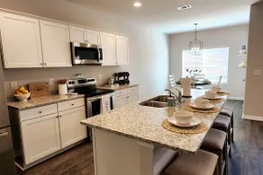 Pristine Game-day Cottage Close to Campus - Image 4