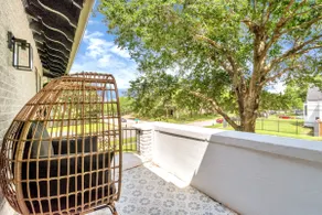 LuxRetreat- 5 mi to Rodeo & FIFA-Sleeps 24 |Gated - Image 3
