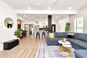 LuxRetreat- 5 mi to Rodeo & FIFA-Sleeps 24 |Gated - Image 5