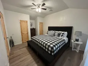 1 mile to Lake Texoma•Clean•relaxing home - Image 3