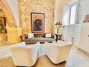 Luxury 3 Bedroom Old City House - Image 2