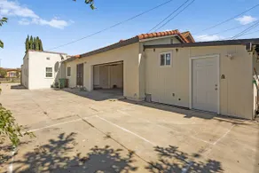Backyard Private Studio w/ Kitchen & Free Parking - Image 3
