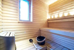 Central Suite with Sauna - Image 5